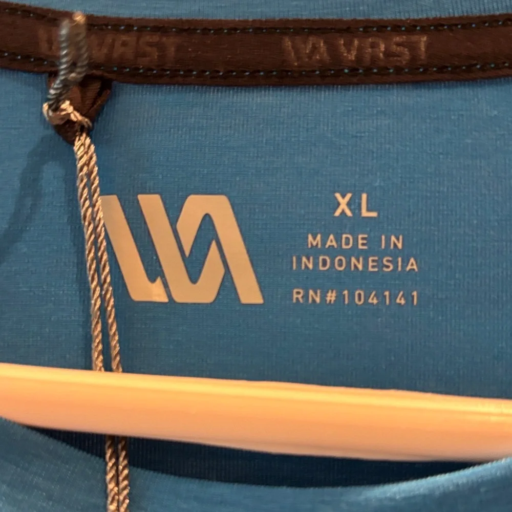 VRST Men’s Short-Sleeve Crew Tee in Blue Tide - Picture 2 of 5